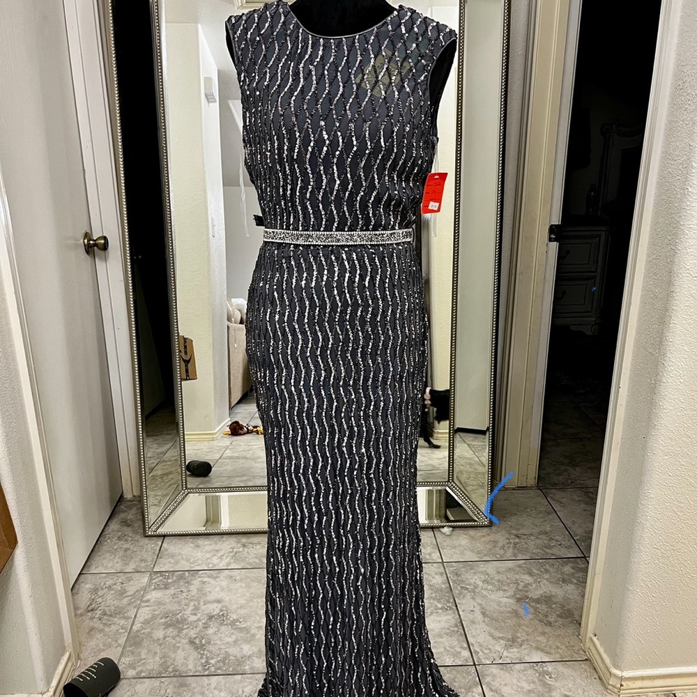 Stunning Black and Silver Women's evening dress ( purchased @ Dillards)